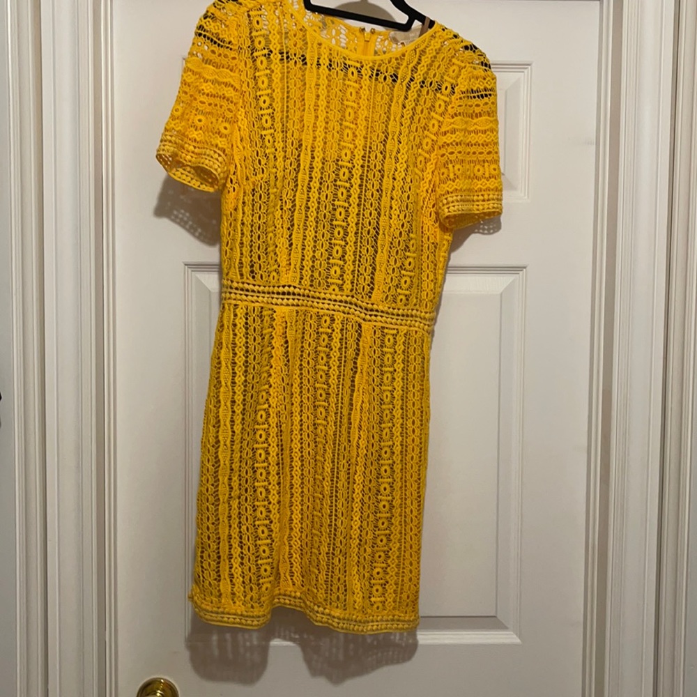 Michael Kors ladies  yellow crochet style dress size 0